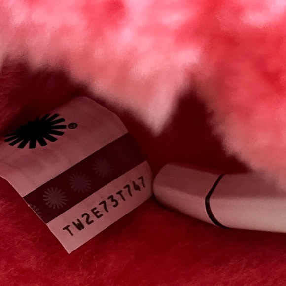 UGG NIB FLUFF YEAH SLIDE POPPY DESIGN STRAWBERRY SORBET COLOR SOFT SLIPPERS - Picture 13 of 17